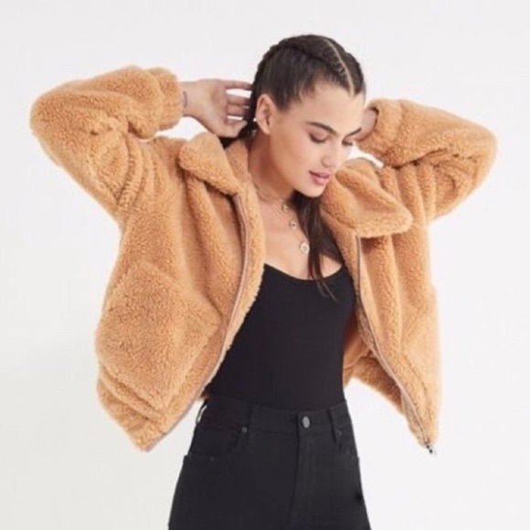 Urban Outfitters Cropped Teddy Jacket Sherpa Fleece Zip Up Coat Tan Size Large - Picture 1 of 4